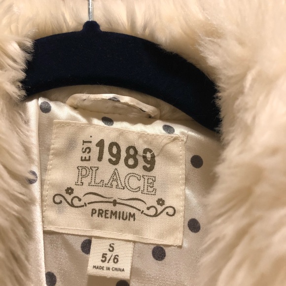 “1989 PLACE” GIRL’S COAT EUC - Picture 3 of 4